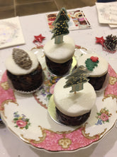 Load image into Gallery viewer, Christmas Cake
